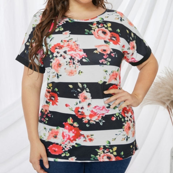 Summer ๐๐Fun lightweight top๐๐ - Picture 3 of 7